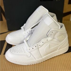 Nike Air Jordan 1 Mid Triple White 554724-136 Size 11